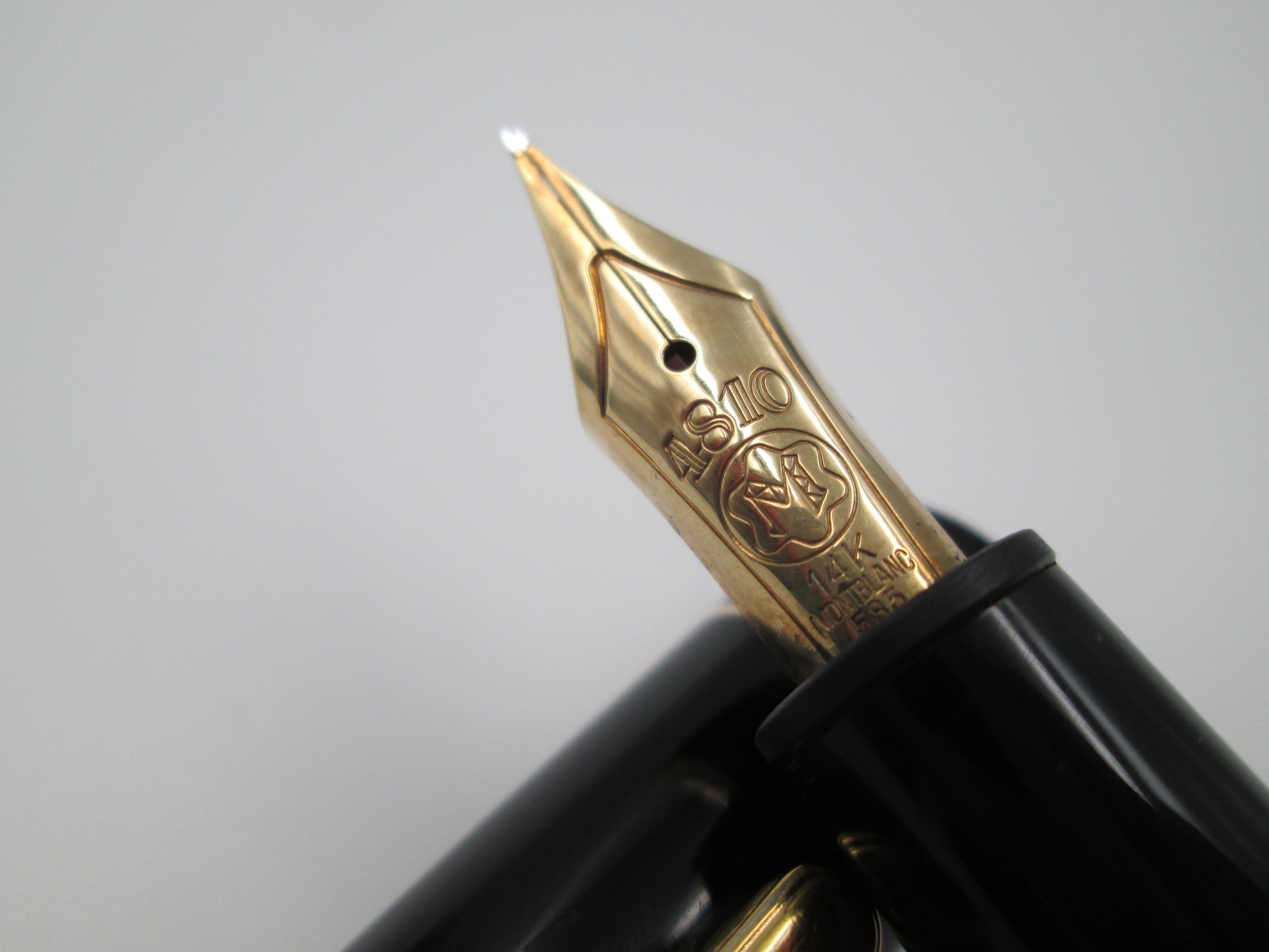 Montblanc hotsell meisterstuck original