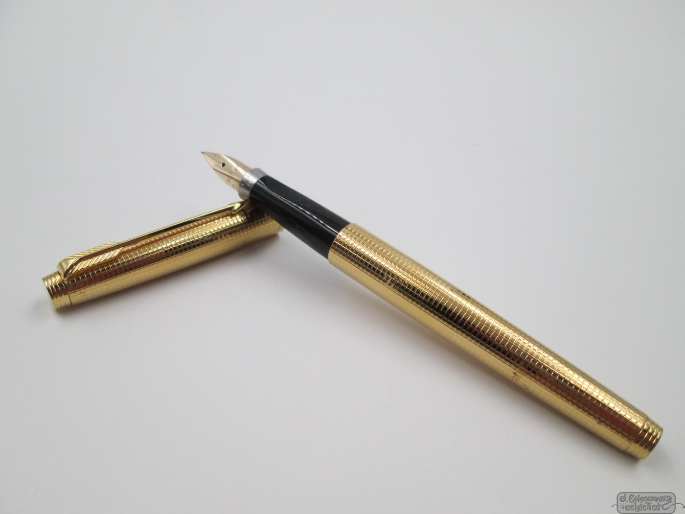 Parker 75 Custom Insignia Gold Filled And Black Plastic 1968