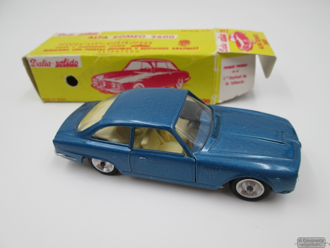 Alfa Romeo 2600 Dalia-solido Box Scale Model Car 1/43 1960's