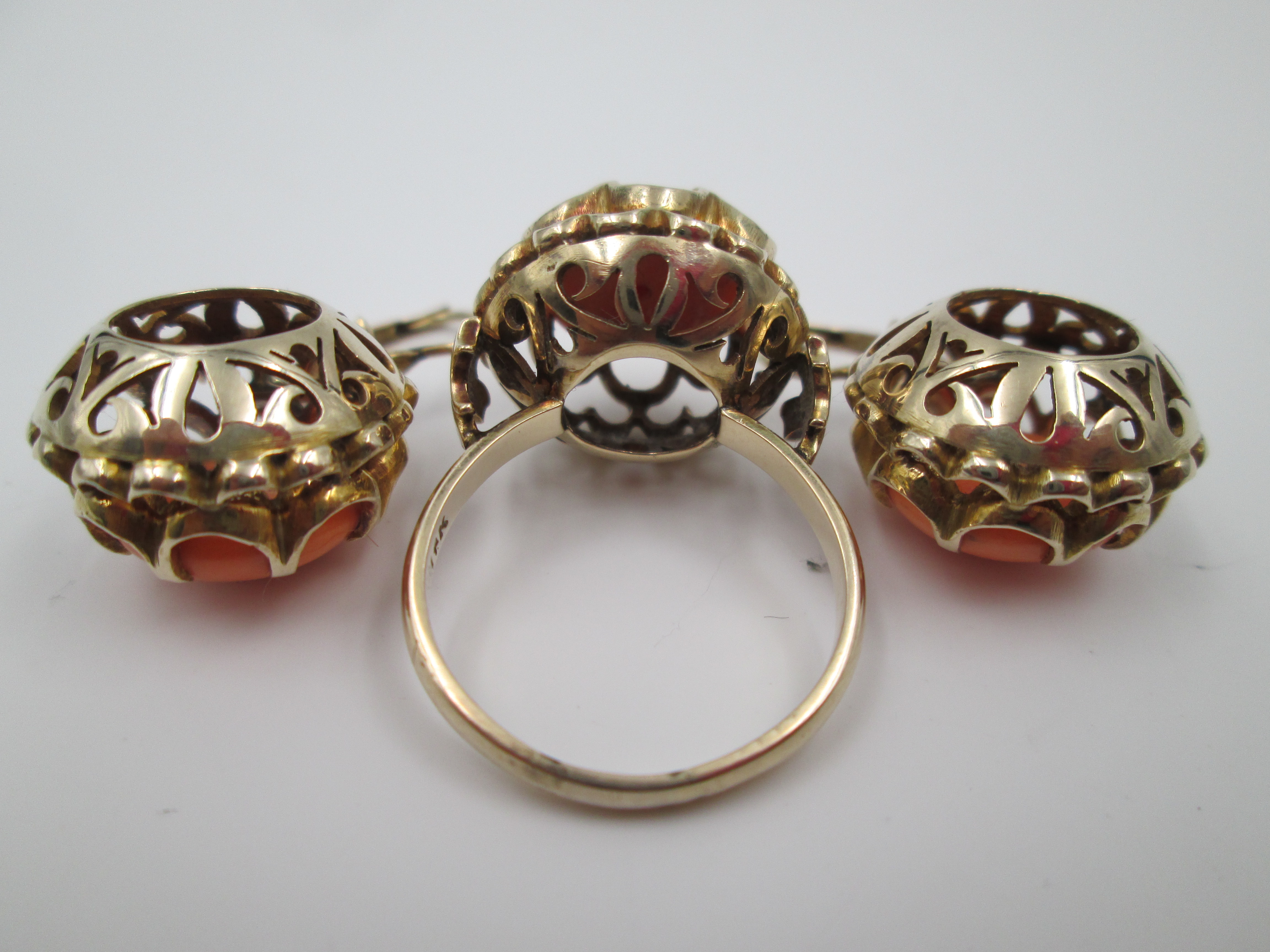 Pendientes y 2025 anillos