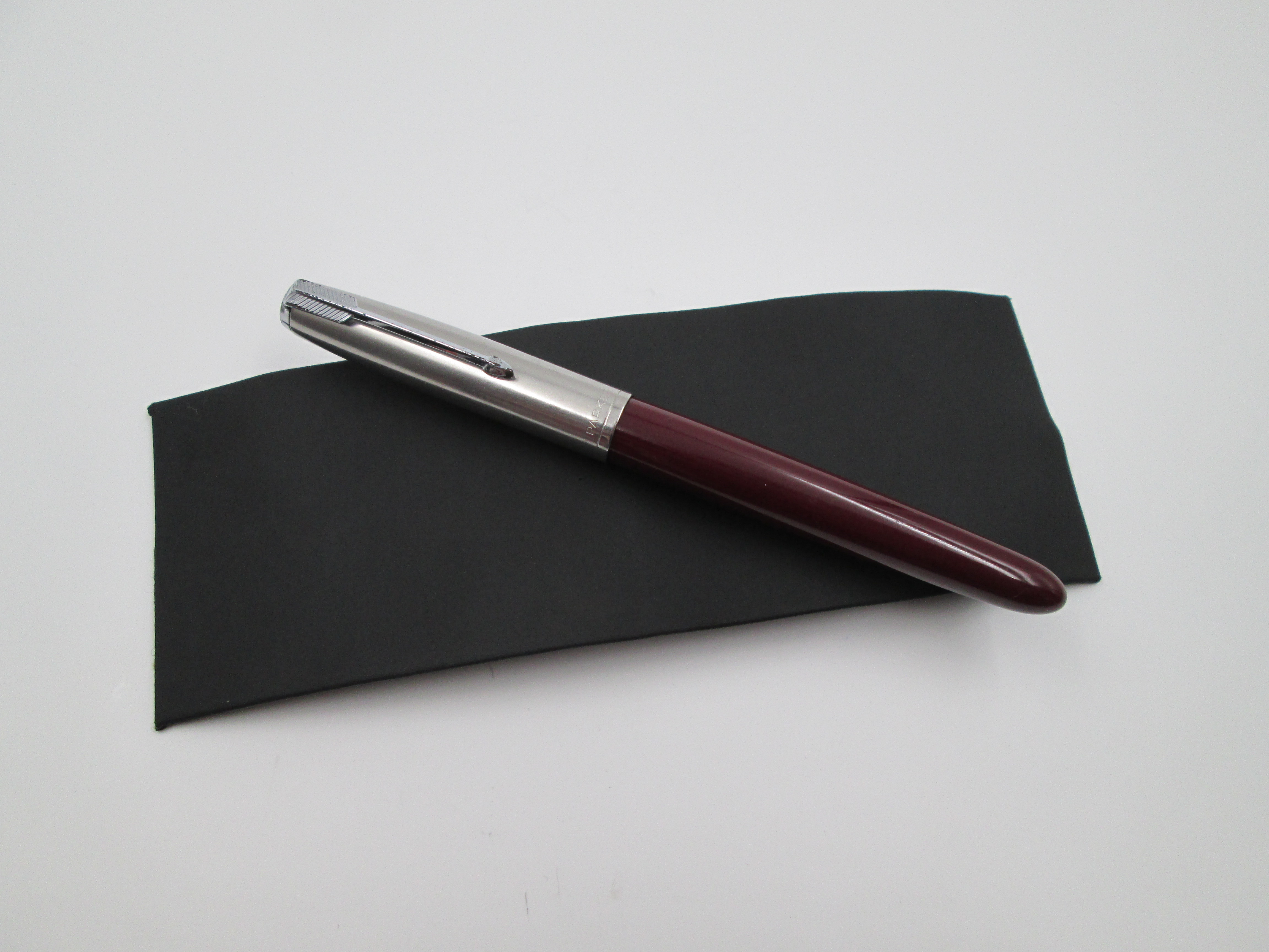 Parker 51. Burgundy Plastic Stainless Steel 1960