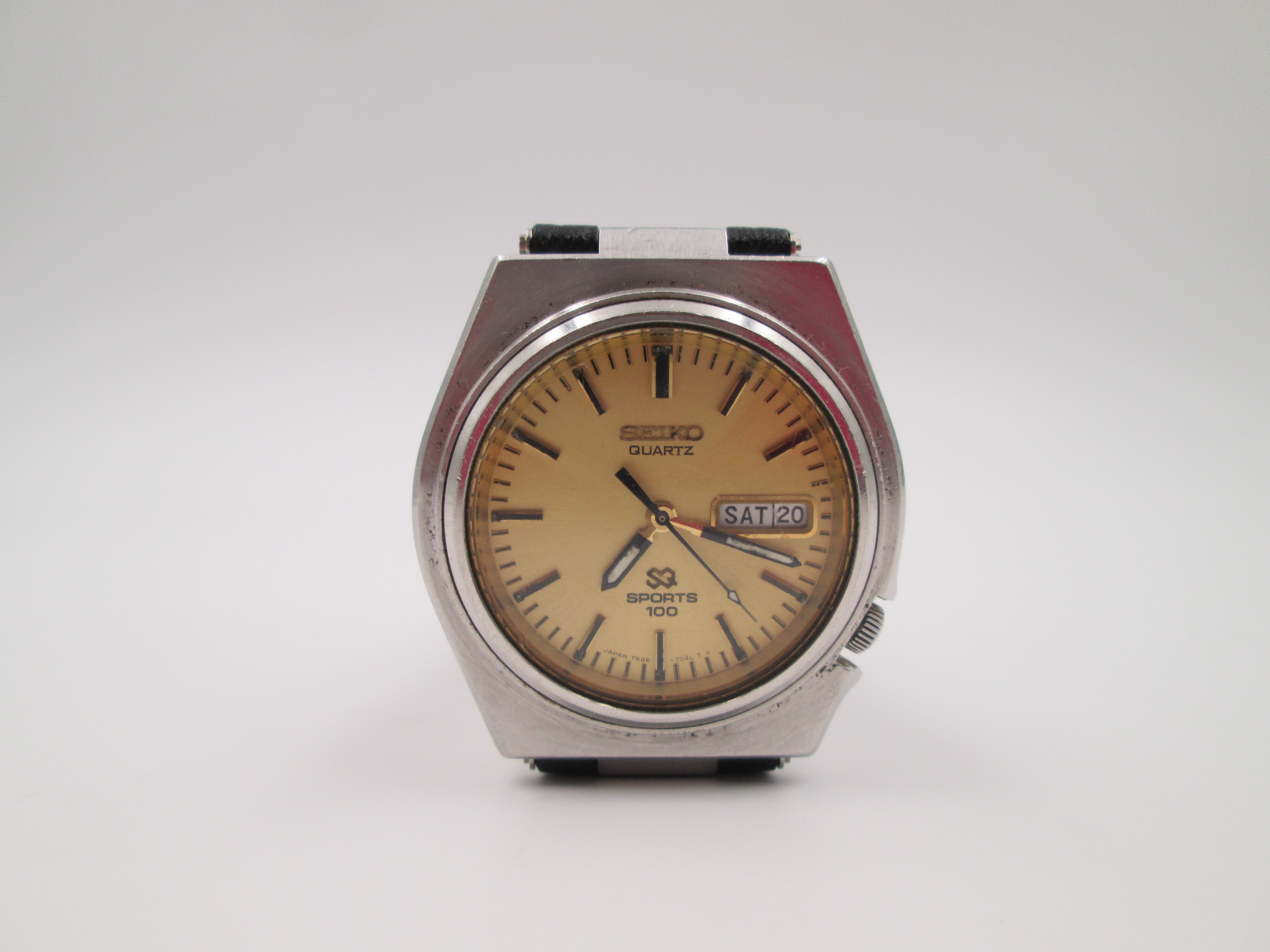 seiko sports 100 quartz calendar stainless steel 1980s