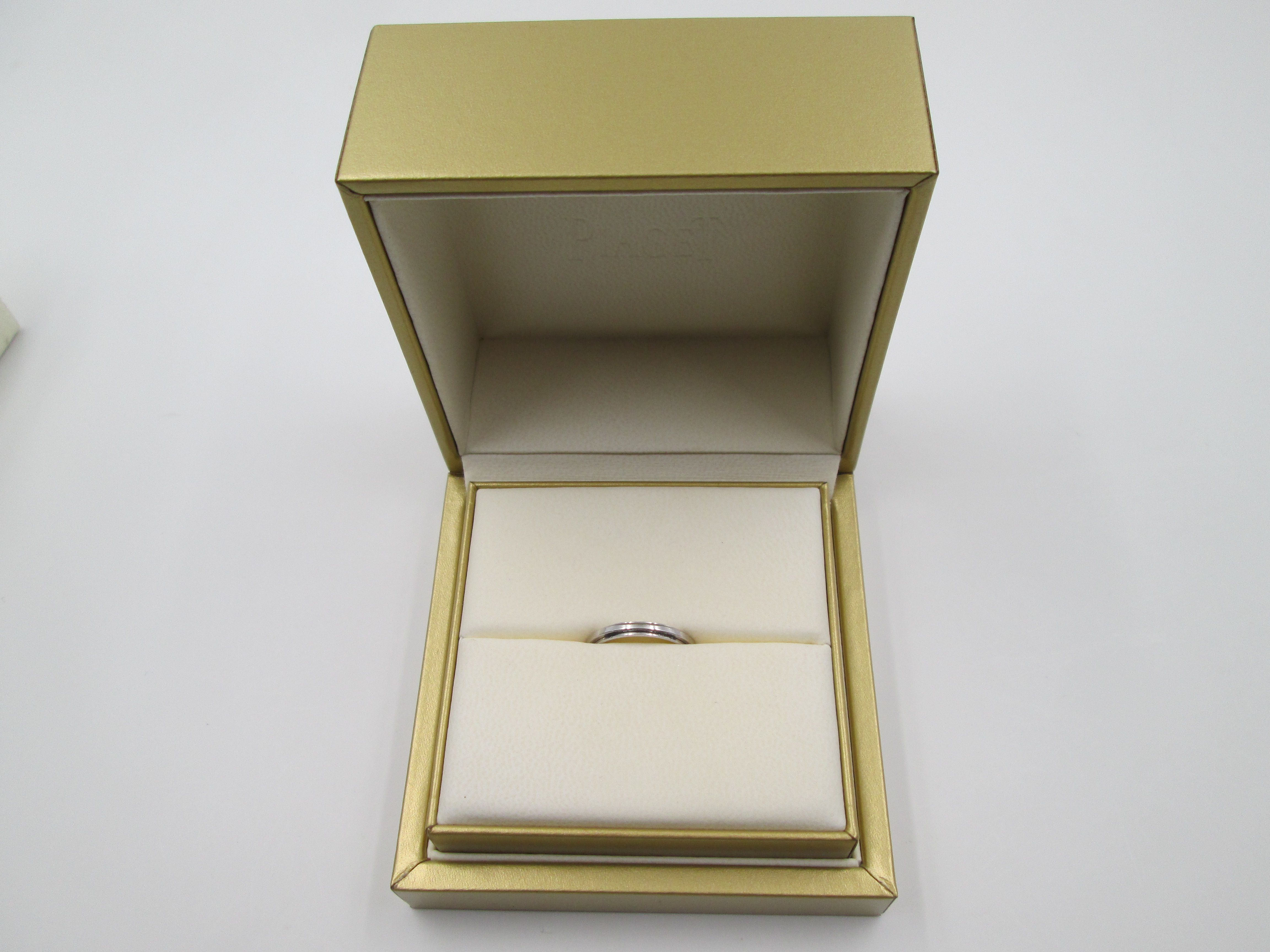box ring gold