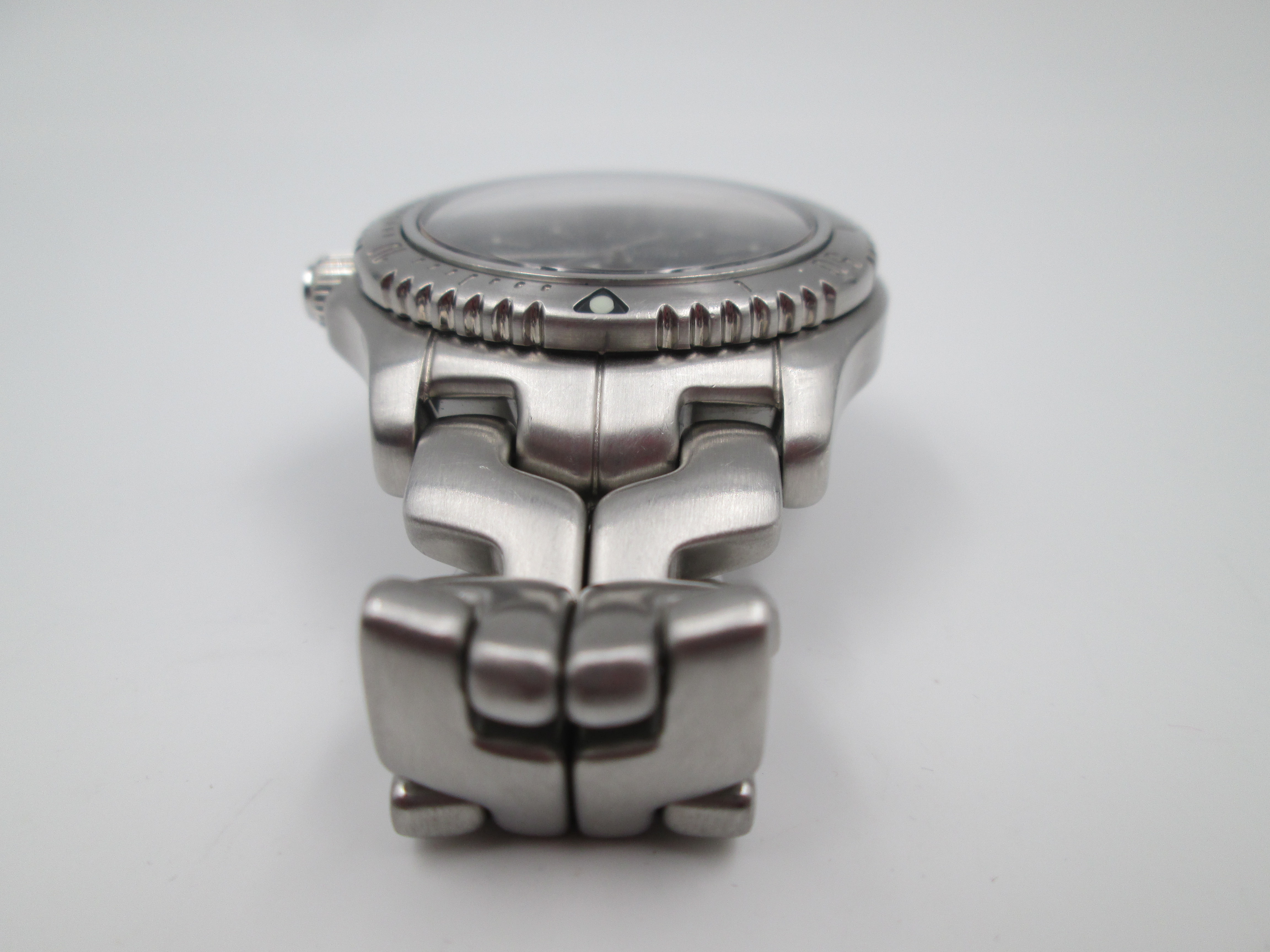 Tag heuer professional 200 sales meters sapphire crystal stainless steel