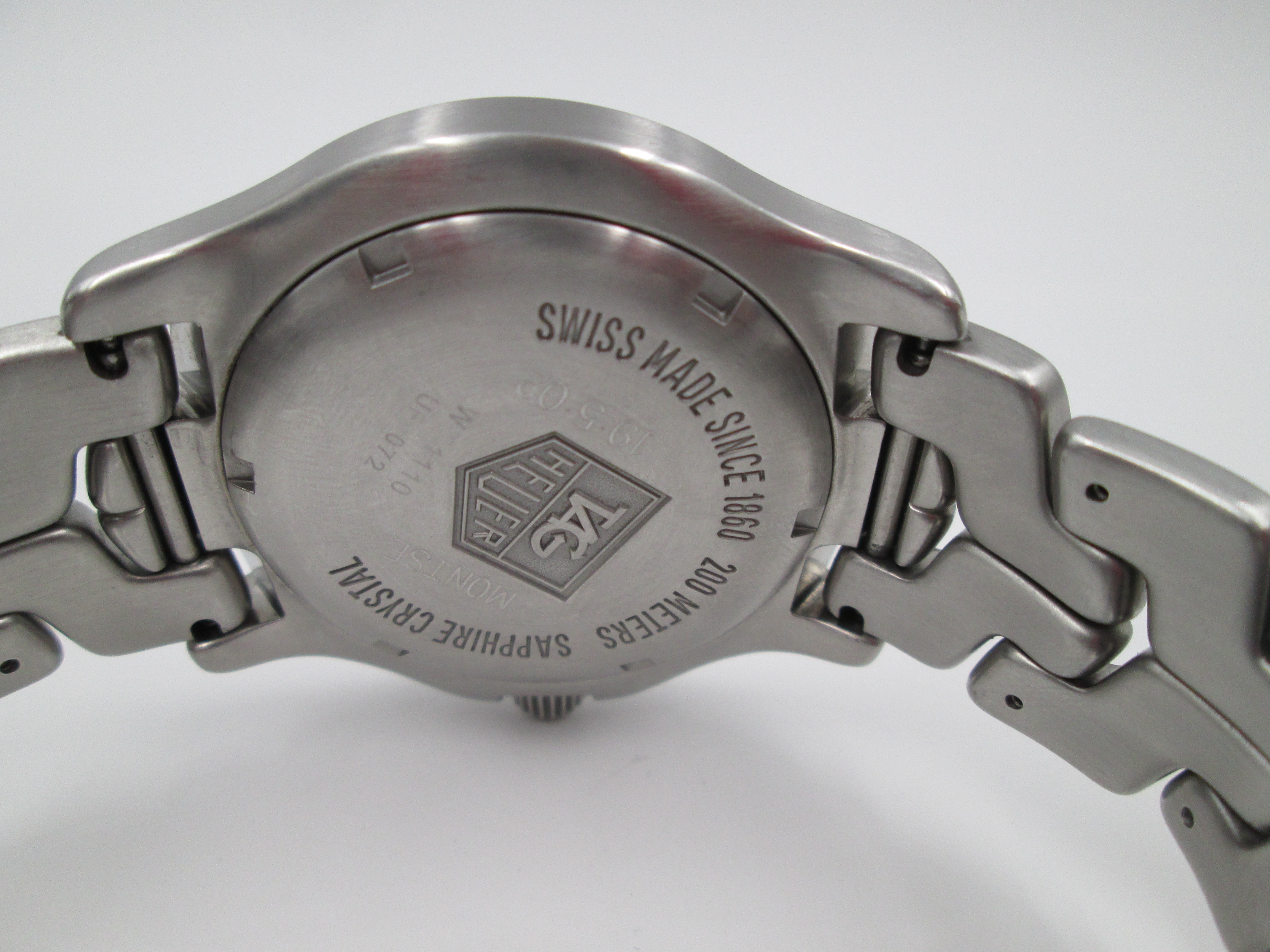 Tag heuer professional 200m sapphire crystal top